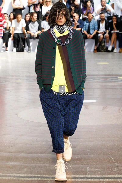Look 17
